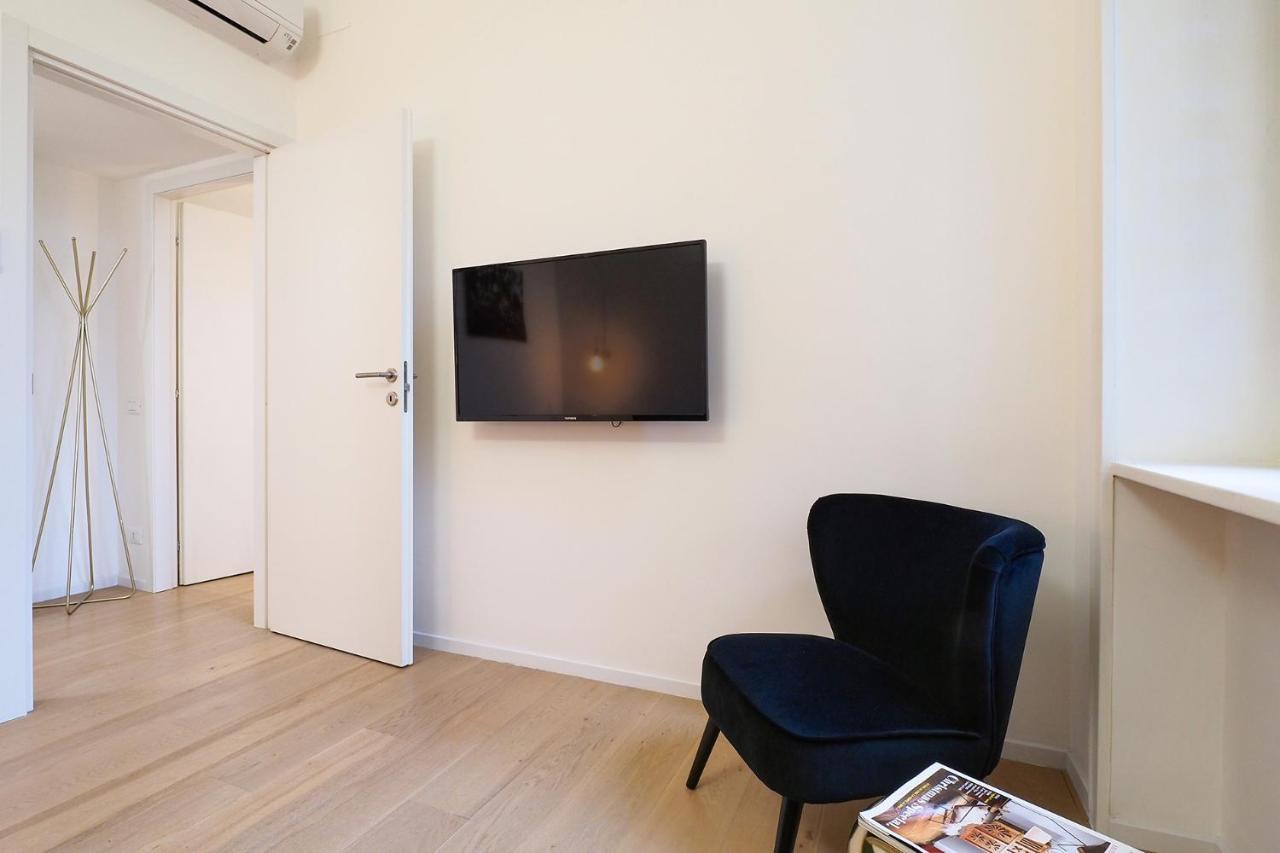 Contempora Apartments - Turati 3 One Bedroom Apartment Милан Экстерьер фото